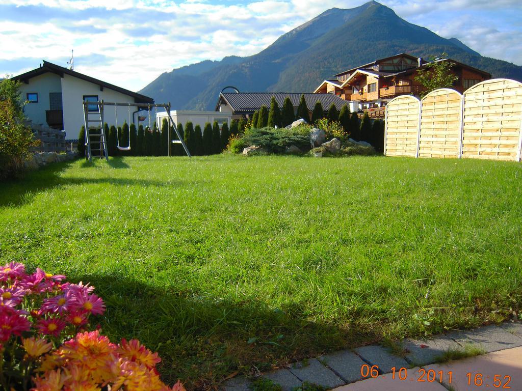 Haus Angelika Lägenhet Ehrwald Exteriör bild